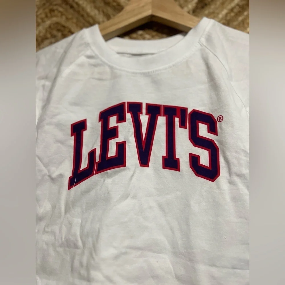 LEVIS Girls Cropped Boxy White Tee, Logo Design, Size 6, NWT
